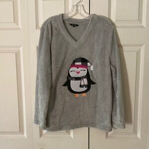 Just Love women’s Lg v-neck pullover long sleeve fuzzy top w/ penguin cozy fun